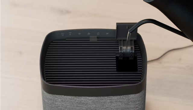 Stadler Form Karl humidifier: How to fill up Karl with fresh water while operating